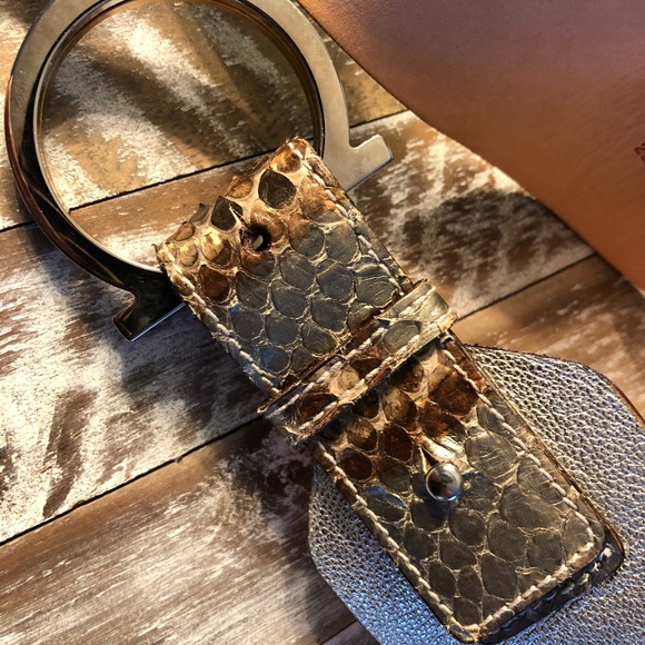 Salvatore Ferragamo ....... belt